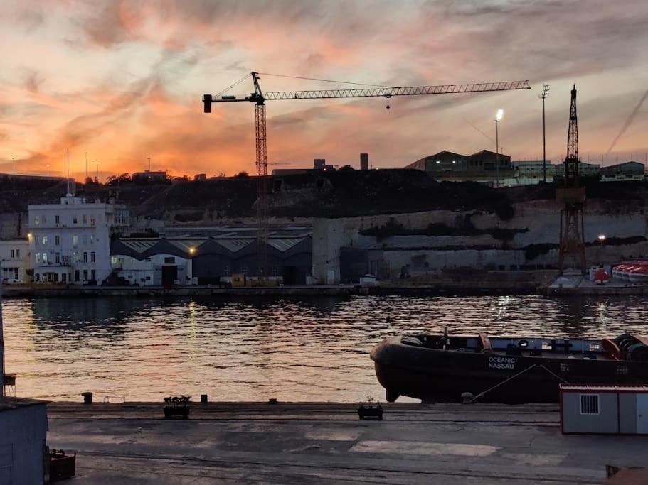 Crew 2 Savynomad Harbour Residences Wow Views Cospicua Ngoại thất bức ảnh