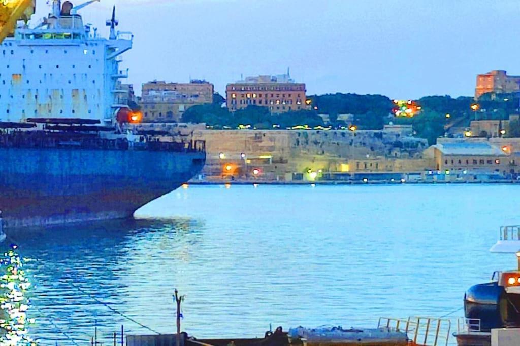 Crew 2 Savynomad Harbour Residences Wow Views Cospicua Ngoại thất bức ảnh